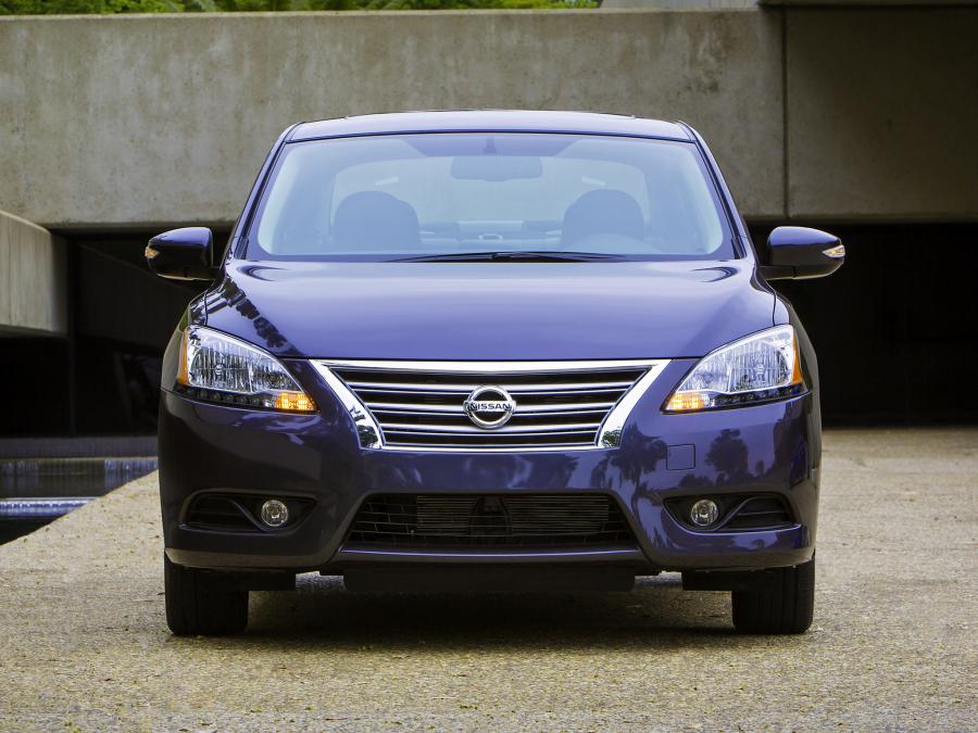  Nissan Sentra SL 2012 года  (фото 7 из 16)